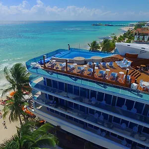 We Uniq El Carmen Adults Only Hotel